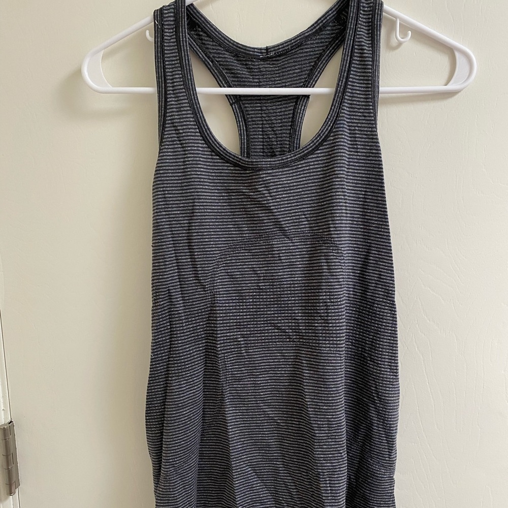 Lululemon tank
